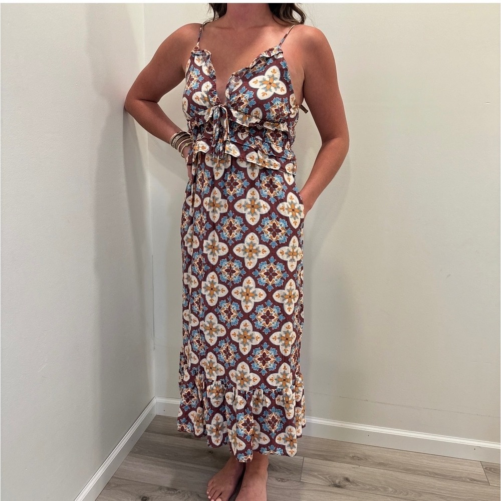 Monteau Los Angeles Boho Medallion Tile Print Maxi Dress Ruffle Smocked Large